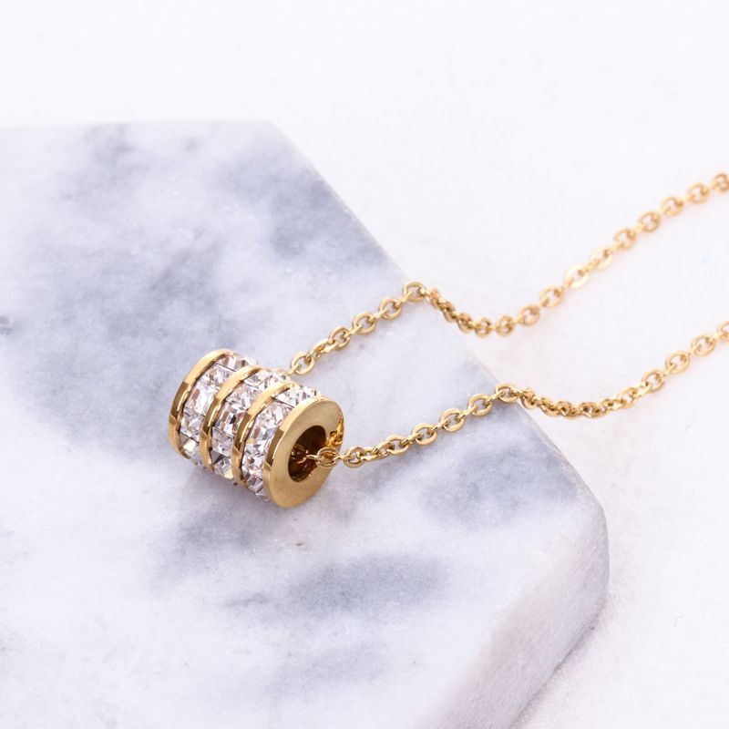 Premium Fading Summer Skirt Necklace Female Tide Internet celebrities ins Cold Neck Jewelry Pendant Faded Clavicle