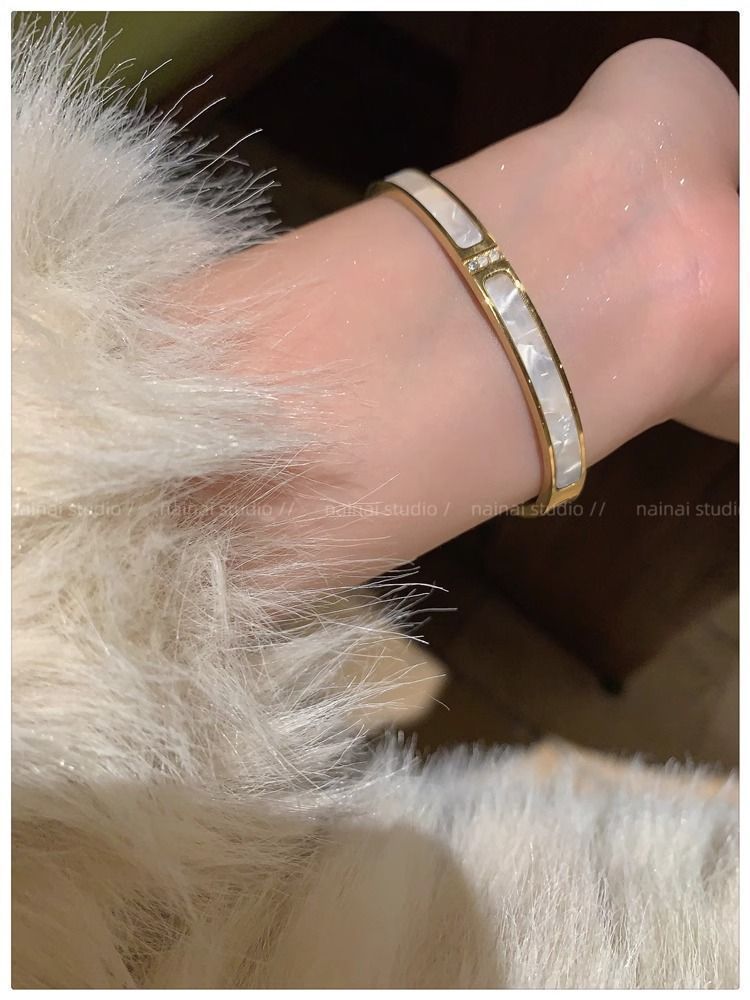 Non-Fading Roman Digital Small Waist Gold Bracelet Women's High-Grade Light Luxury Clover Bracelet New Fashion Bracelet