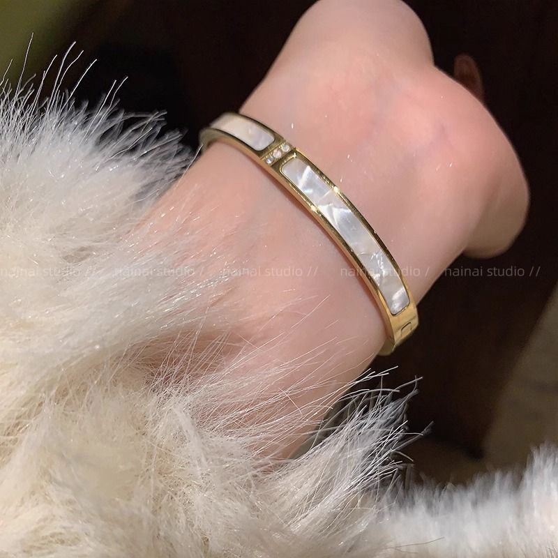 Non-Fading Roman Digital Small Waist Gold Bracelet Women's High-Grade Light Luxury Clover Bracelet New Fashion Bracelet