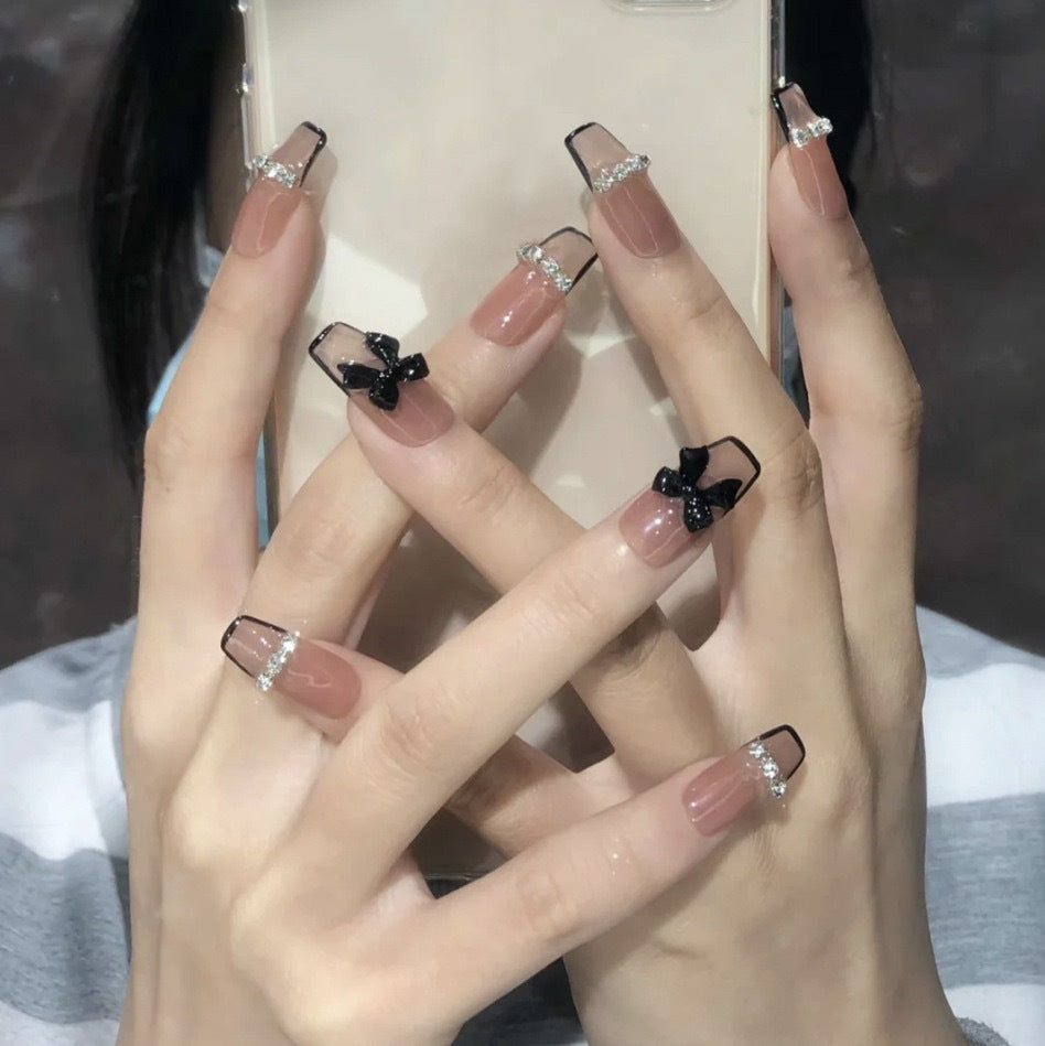 Nail patch fake nail new white nail piece Influencer wearing nail piece Wearable removable nail piece