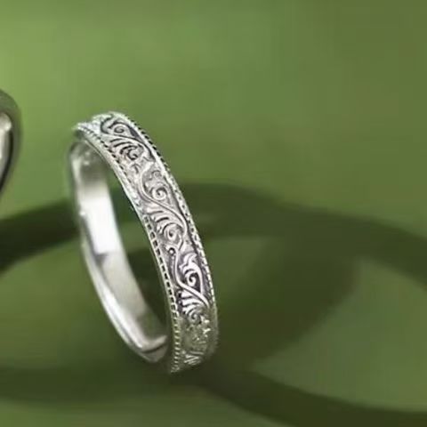 Adjustable couple's ring niche design refers to a pair of rings for men and women, birthday commemorative gifts for women