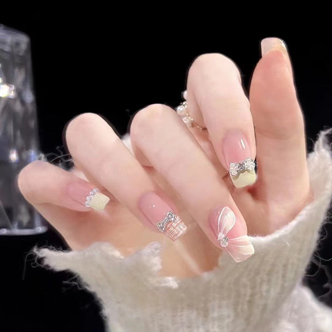 Nail patch fake nail new white nail piece Influencer wearing nail piece Wearable removable nail piece