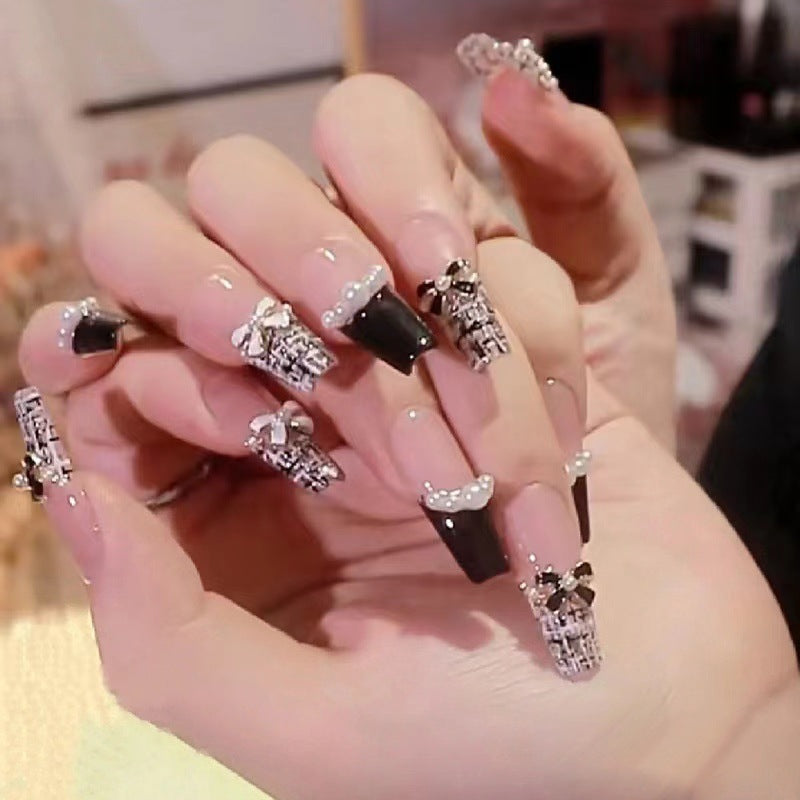 Nail patch fake nail new white nail piece Influencer wearing nail piece Wearable removable nail piece