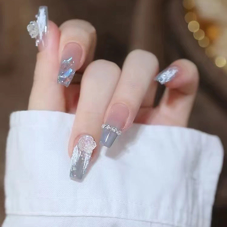 Nail patch fake nail new white nail piece Influencer wearing nail piece Wearable removable nail piece