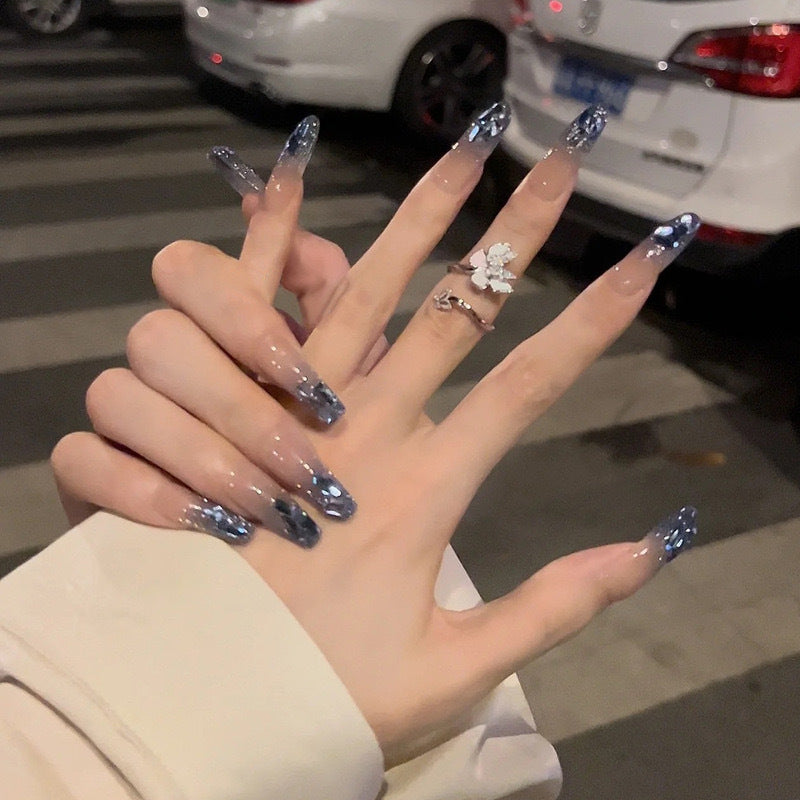 Nail patch fake nail new white nail piece Influencer wearing nail piece Wearable removable nail piece