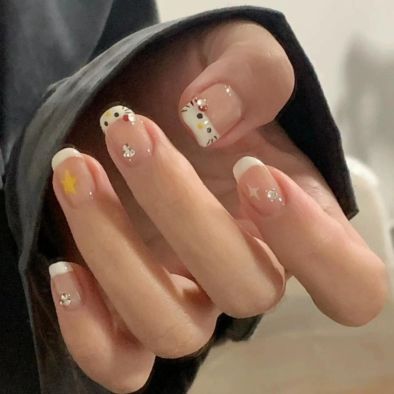 Nail patch fake nail new white nail piece Influencer wearing nail piece Wearable removable nail piece