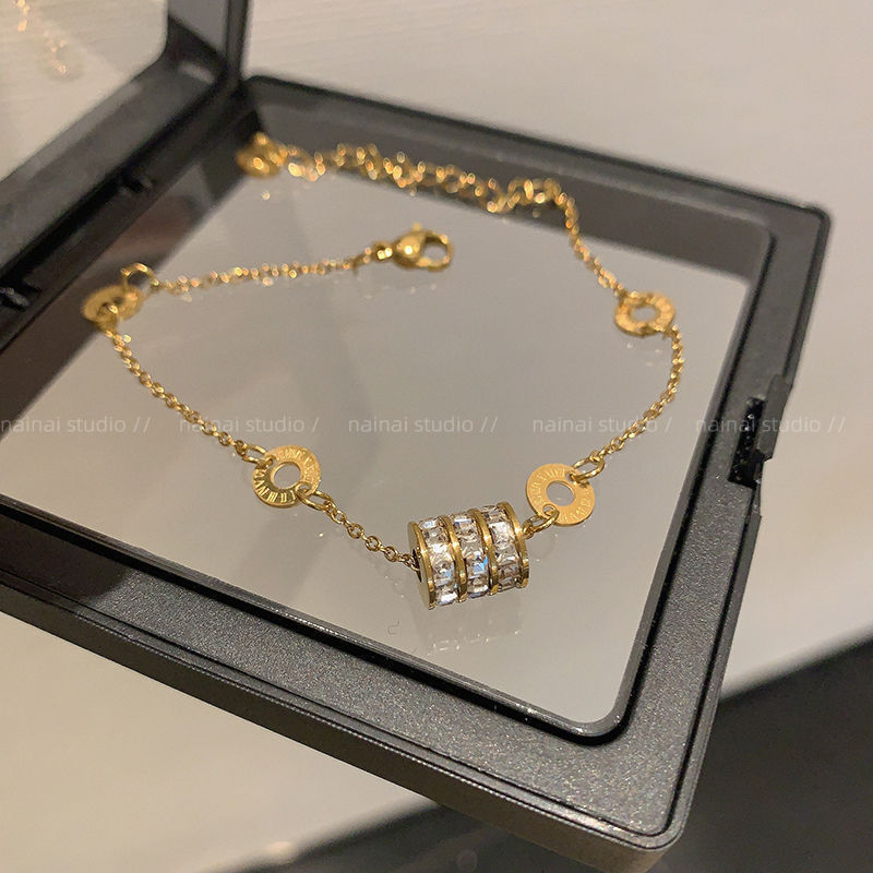 Titanium Steel No Fading ~ Roman Letters Small Waist Gold Bracelet High-Grade Light Luxury Clover Bracelet Women