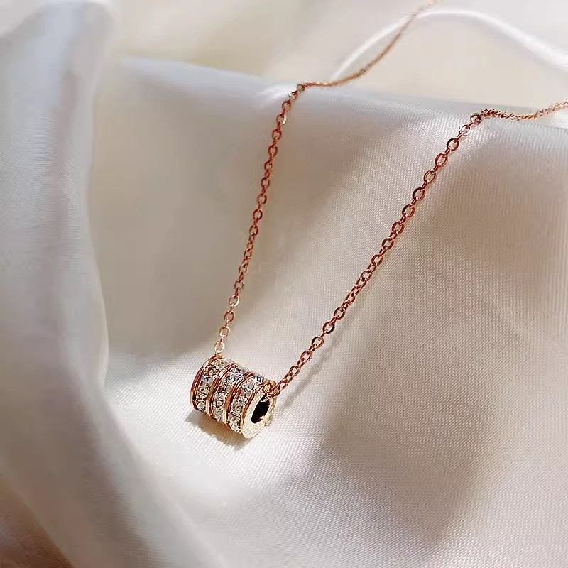 Premium Fading Summer Skirt Necklace Female Tide Internet celebrities ins Cold Neck Jewelry Pendant Faded Clavicle