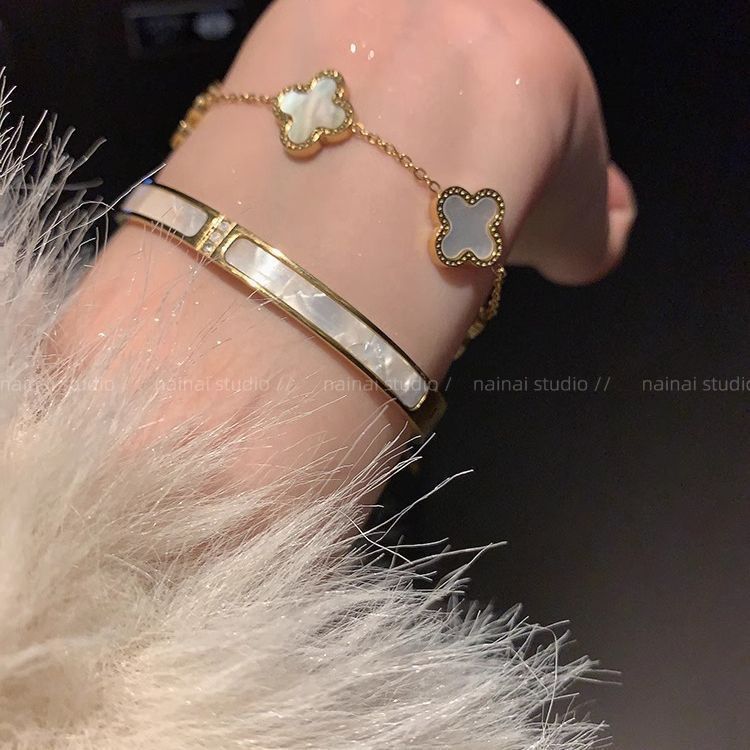 Non-Fading Roman Digital Small Waist Gold Bracelet Women's High-Grade Light Luxury Clover Bracelet New Fashion Bracelet