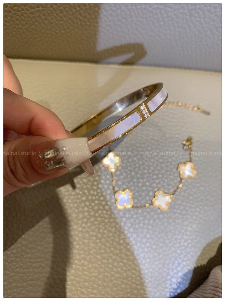 Non-Fading Roman Digital Small Waist Gold Bracelet Women's High-Grade Light Luxury Clover Bracelet New Fashion Bracelet