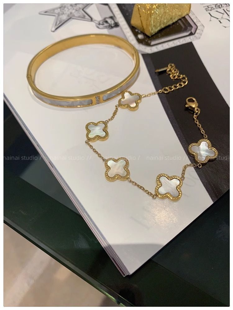 Non-Fading Roman Digital Small Waist Gold Bracelet Women's High-Grade Light Luxury Clover Bracelet New Fashion Bracelet