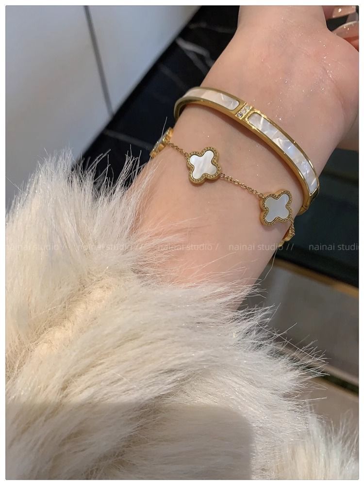 Non-Fading Roman Digital Small Waist Gold Bracelet Women's High-Grade Light Luxury Clover Bracelet New Fashion Bracelet