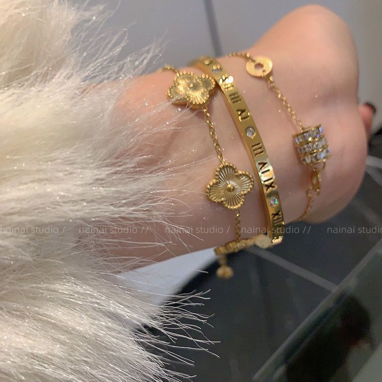 Titanium Steel No Fading ~ Roman Letters Small Waist Gold Bracelet High-Grade Light Luxury Clover Bracelet Women