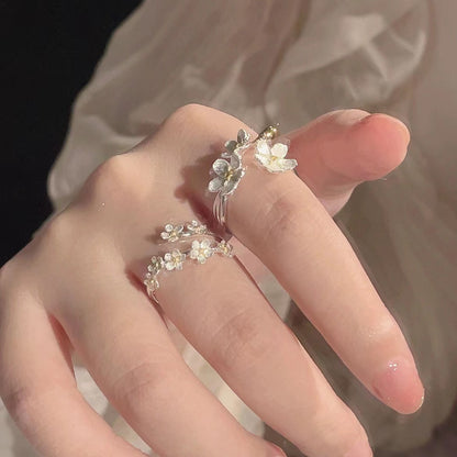 [In Stock] Camellia girlfriends pair ring niche design sense light luxury simple temperament opening adjustment ring