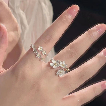 [In Stock] Camellia girlfriends pair ring niche design sense light luxury simple temperament opening adjustment ring