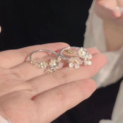 [In Stock] Camellia girlfriends pair ring niche design sense light luxury simple temperament opening adjustment ring