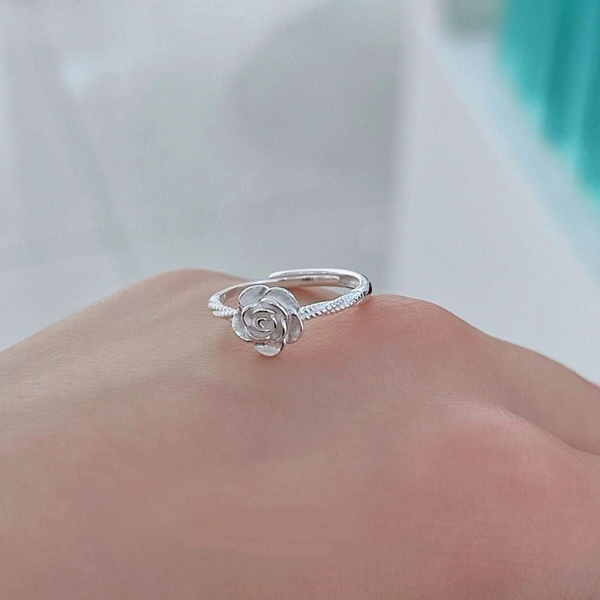 [In Stock]Light Luxury Versatile Premium Sense Yellow Gold Rose Ring Women's New Flower Opening Ring Gift