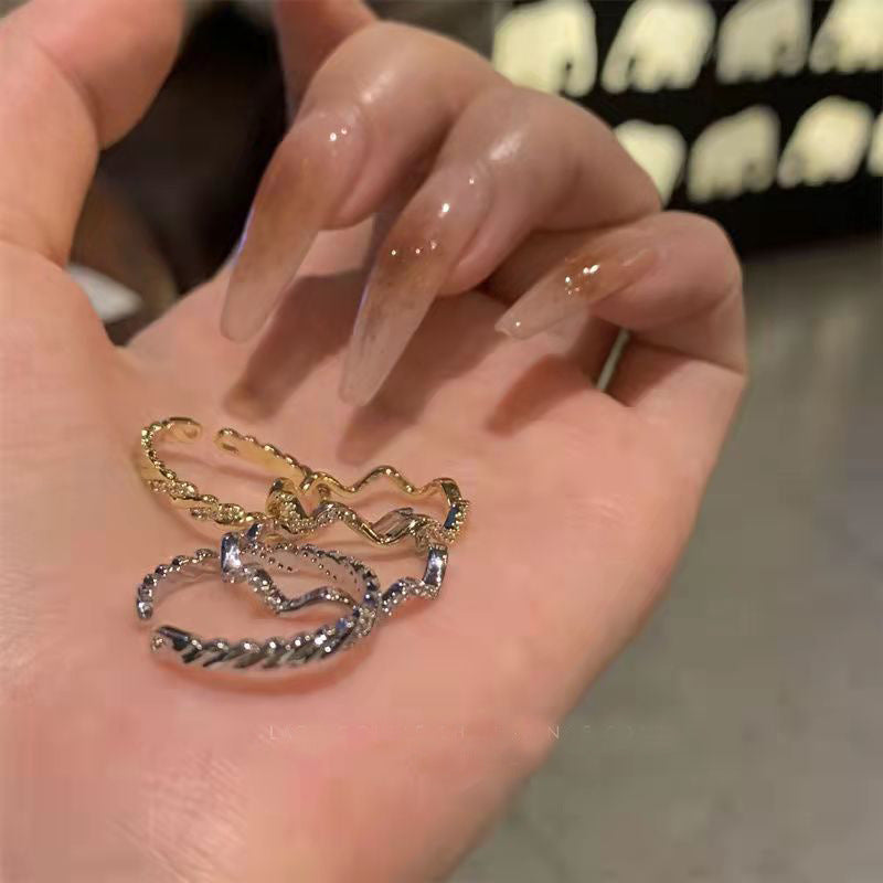 [In Stock] Gold luxury plain circle white stone ring