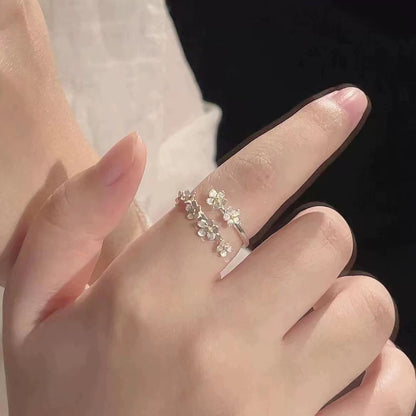 [In Stock] Camellia girlfriends pair ring niche design sense light luxury simple temperament opening adjustment ring